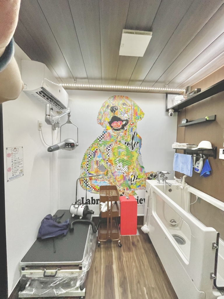 ROOM2